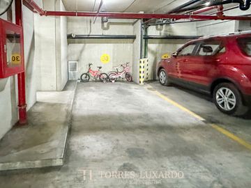 VENTA DE DUPLEX 03 DORMITORIOS + COCHERA Y DEPOSITO EN SURQUILLO-CALERA