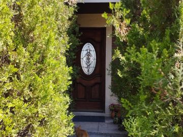 HERMOSA CASA EN VENTA CON AMPLIO TERRENO .