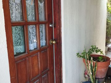 HERMOSA CASA EN VENTA CON AMPLIO TERRENO .