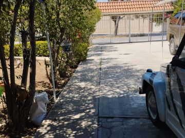 HERMOSA CASA EN VENTA CON AMPLIO TERRENO .