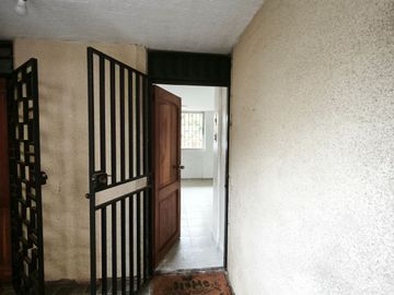 Macul , Se Vende excelente Dpto en primer piso 3D-2B, ubicación Quilín Pedro de Valdivia.