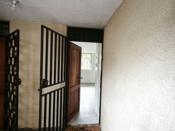 Macul , Se Vende excelente Dpto en primer piso 3D-2B, ubicación Quilín Pedro de Valdivia.