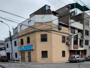 VENTA DE CASA PARA NEGOCIO EN BREÑA