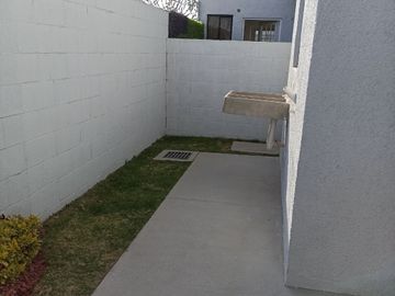 CASA MODERNA EN PACHUCA CON TERRAZA  SEGURIDAD Y PLUSVALIA