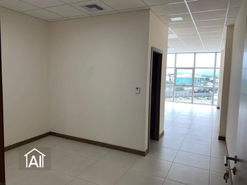 Se Vende Consultorio en Edificio Xima, Norte Guayaquil, Calle Francisco Boloña