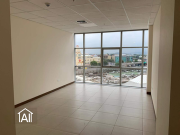 Se Vende Consultorio en Edificio Xima, Norte Guayaquil, Calle Francisco Boloña