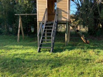 Oportunidad 2 casas + 1 cabaña en Parcela orilla de río