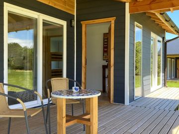Oportunidad 2 casas + 1 cabaña en Parcela orilla de río