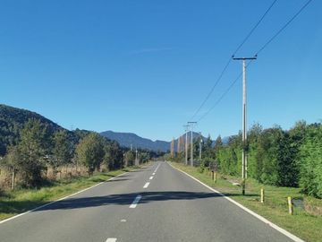 Oportunidad 2 casas + 1 cabaña en Parcela orilla de río