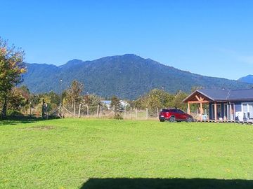 Oportunidad 2 casas + 1 cabaña en Parcela orilla de río