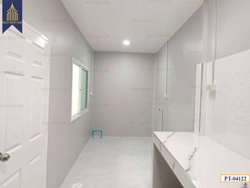 ทาวน์เฮ้าส์หมู่บ้านบัวทอง4ชั้นเดียวราคาย่อมเยาว์