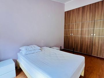 VENTA DE HERMOSA CASA  FRENTE A PARQUE, LOS ALAMOS
