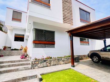 VENTA DE HERMOSA CASA  FRENTE A PARQUE, LOS ALAMOS