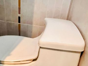 VENTA DE HERMOSA CASA  FRENTE A PARQUE, LOS ALAMOS
