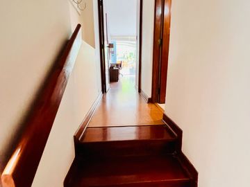 VENTA DE HERMOSA CASA  FRENTE A PARQUE, LOS ALAMOS