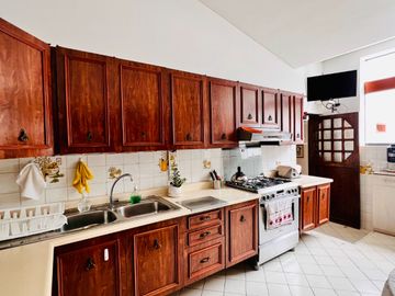 VENTA DE HERMOSA CASA  FRENTE A PARQUE, LOS ALAMOS