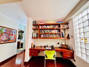 VENTA DE HERMOSA CASA  FRENTE A PARQUE, LOS ALAMOS
