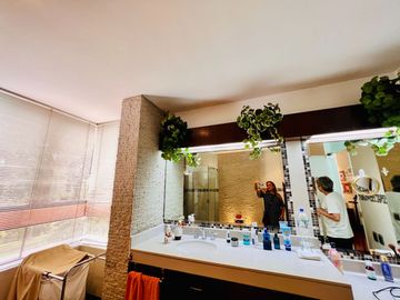 VENTA DE HERMOSA CASA  FRENTE A PARQUE, LOS ALAMOS