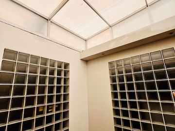VENTA DE HERMOSA CASA  FRENTE A PARQUE, LOS ALAMOS
