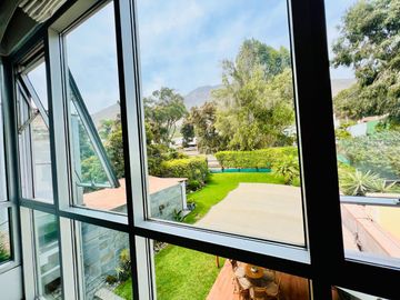 VENTA DE HERMOSA CASA  FRENTE A PARQUE, LOS ALAMOS