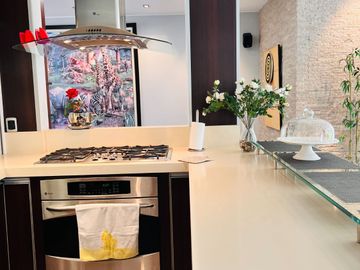 VENTA DE HERMOSA CASA  FRENTE A PARQUE, LOS ALAMOS