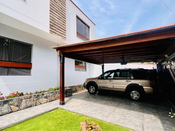 VENTA DE HERMOSA CASA  FRENTE A PARQUE, LOS ALAMOS