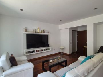 Buscas Dpto 3 dorm, 2 cocheras, balcon,157 m2 en San Isidro a precio de ocasion? US $ 360,000