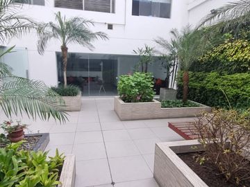 Buscas Dpto 3 dorm, 2 cocheras, balcon,157 m2 en San Isidro a precio de ocasion? US $ 360,000