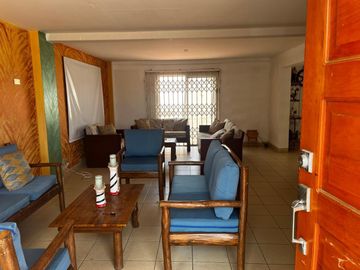 Se vende casa de 5 dormitorios en Urb.Villa Marina en salinas.(JP)