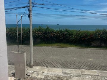 Se vende casa de 5 dormitorios en Urb.Villa Marina en salinas.(JP)