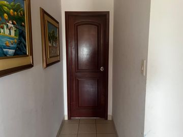 Se vende casa de 5 dormitorios en Urb.Villa Marina en salinas.(JP)