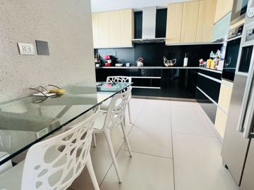 PRECIOSO DUPLEX CON TERRAZA FRENTE  A PARQUE 🌳en SANTIAGO DE SURCO / límite con Miraflores (Código: HOL 1101-426-1