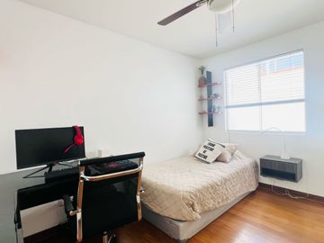 PRECIOSO DUPLEX CON TERRAZA FRENTE  A PARQUE 🌳en SANTIAGO DE SURCO / límite con Miraflores (Código: HOL 1101-426-1