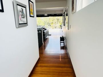 PRECIOSO DUPLEX CON TERRAZA FRENTE  A PARQUE 🌳en SANTIAGO DE SURCO / límite con Miraflores (Código: HOL 1101-426-1