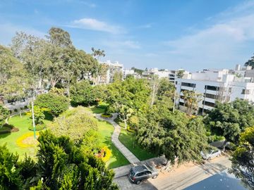 PRECIOSO DUPLEX CON TERRAZA FRENTE  A PARQUE 🌳en SANTIAGO DE SURCO / límite con Miraflores (Código: HOL 1101-426-1