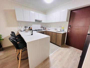 🏡 ¡Alquila moderno departamento amoblado de lujo 1 dormitorio en el corazón de San Isidro!