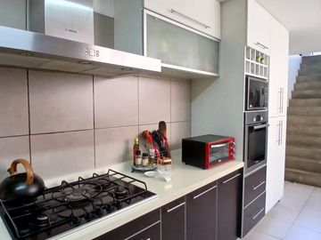 DUPLEX IMPECABLE 4 DORMITORIOS EN CHACARILLA SURCO