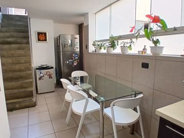 DUPLEX IMPECABLE 4 DORMITORIOS EN CHACARILLA SURCO