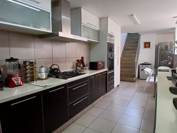DUPLEX IMPECABLE 4 DORMITORIOS EN CHACARILLA SURCO