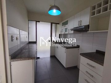 VENTA DEPARTAMENTO DE 69m2 CON ESTACIONAMIENTO EN CALLE MANUEL VILLAVICENCIO EN LINCE