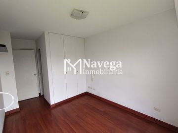 VENTA DEPARTAMENTO DE 69m2 CON ESTACIONAMIENTO EN CALLE MANUEL VILLAVICENCIO EN LINCE