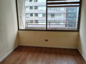 🏷️ ¡OFERTA IMPERDIBLE! 📉 Antes: UF 2.900 🔥 Ahora: UF 2.700  🏢 Departamento 2 Dormitorios / 2 Baños 🚗 Incluye Estacionamiento y Bodega  📍 Excelen