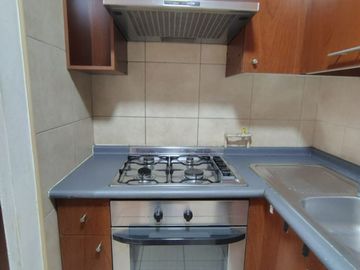 🏷️ ¡OFERTA IMPERDIBLE! 📉 Antes: UF 2.900 🔥 Ahora: UF 2.700  🏢 Departamento 2 Dormitorios / 2 Baños 🚗 Incluye Estacionamiento y Bodega  📍 Excelen