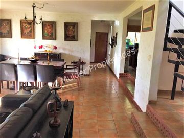 HERMOSA CASA/PARCELA CON VISTA AL VALLE, REBAJADA!!!
