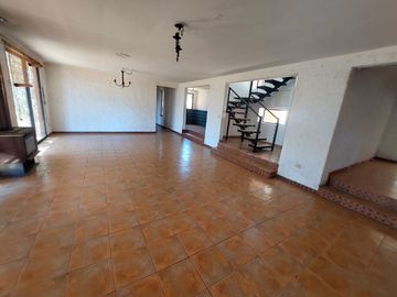 HERMOSA CASA/PARCELA CON VISTA AL VALLE, REBAJADA!!!