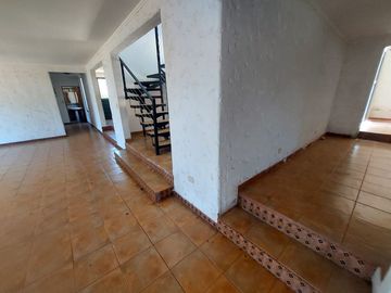 HERMOSA CASA/PARCELA CON VISTA AL VALLE, REBAJADA!!!