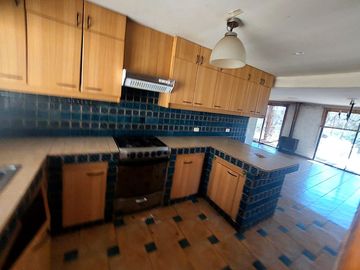 HERMOSA CASA/PARCELA CON VISTA AL VALLE, REBAJADA!!!