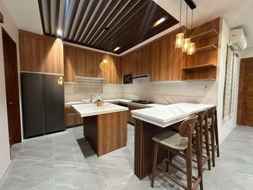 6 BEDS 6 BATHS ELEGANT MODERN HOME NEAR FRIENDSHIP HIGHWAY/KOREAN TOWN – FOR SALE