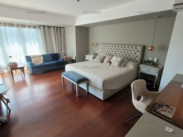 SE ALQUILA BELLO Y AMPLIO DEPARTAMENTO como casa en  CAMACHO , PRIMER PISO  CON PISCINA