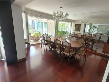 SE ALQUILA BELLO Y AMPLIO DEPARTAMENTO como casa en  CAMACHO , PRIMER PISO  CON PISCINA